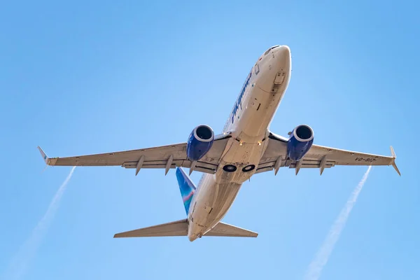 Νοβοσιμπίρσκ Ρωσία Απριλίου 2018 Boeing 737 86N Biz Yakutia Αεροπορικές — Φωτογραφία Αρχείου