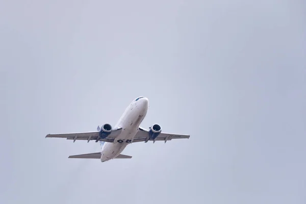 Νοβοσιμπίρσκ Ρωσία Απριλίου 2018 Boeing 737 37015 Avia Κυκλοφορίας Εταιρεία — Φωτογραφία Αρχείου