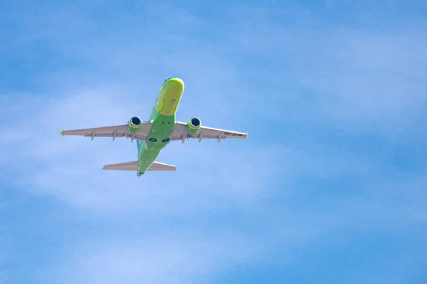 Novosibirsk Russia May 2018 Embraer 170 100Su Bym Airlines Takeoff — Stock Photo, Image