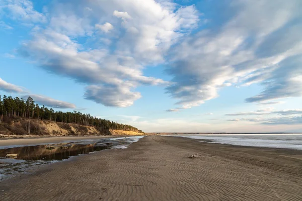 Lente Landschap Smeltende Sneeuw Het Reservoir Rusland Siberië Regio Van — Stockfoto