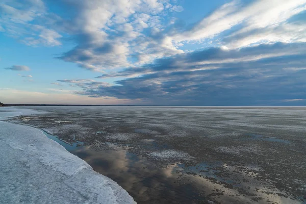 Wiosenny Krajobraz Topnienie Śniegu Zbiornik Rosji Syberii Nowosybirsku Regionu — Zdjęcie stockowe