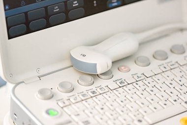Modern ultrason makine sensörler ile