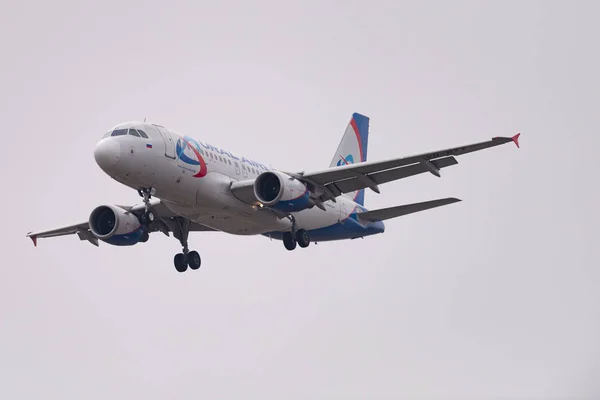 Νοβοσιμπίρσκ Ρωσία Μαΐου 2018 Airbus A319 112 Bty Ural Airlines — Φωτογραφία Αρχείου