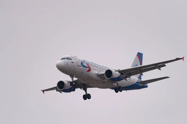 Νοβοσιμπίρσκ Ρωσία Μαΐου 2018 Airbus A319 112 Bty Ural Airlines — Φωτογραφία Αρχείου