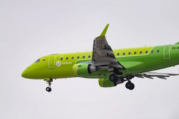 Novosibirsk Oroszország 2018 Május Embraer 170 100Su Byk Légitársaságok Megközelítés — Stock Fotó