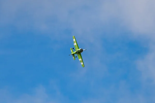 Novosibirsk Ryssland Augusti 2018 Lång Vinkel Syn Yak Himlen Utför — Stockfoto