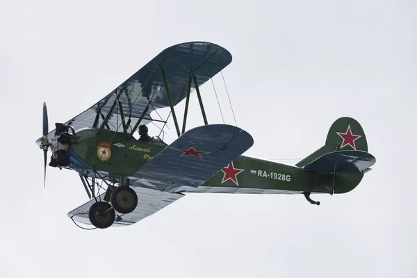 ノヴォシビルスク ロシア連邦 2018 ソ連単発複葉機 Policarpov または Mochishche の航空ショーで — ストック写真