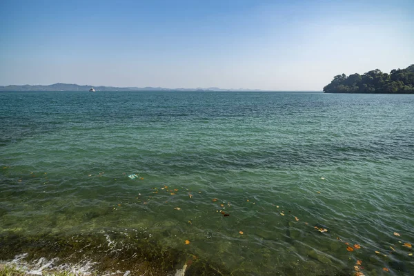 Морской пейзаж, побережье острова Ко Чанг, Таиланд . — стоковое фото