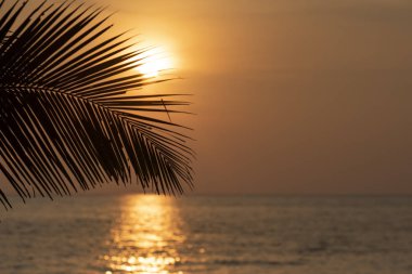 Koh Chang adasında güzel gün batımı.