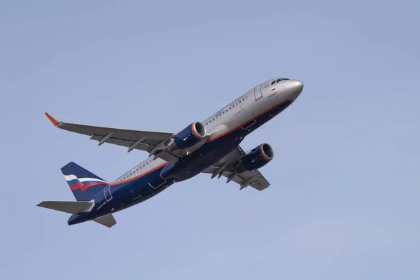 Airbus A320-214 Vp-Blh Aeroflot. — Foto de Stock