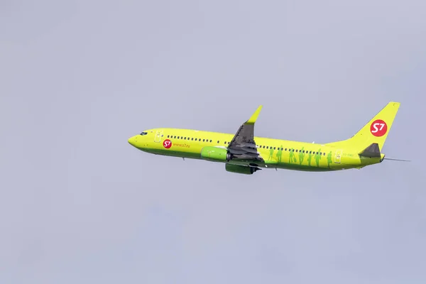 Boeing 737-8lp Vq-Bmg S7 Airlines. — Foto de Stock