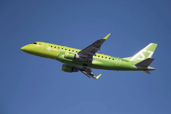 Embraer 170-100su VQ-Byn S7 Airlines. — Stock Fotó