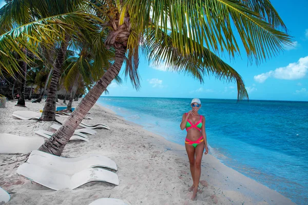 Mooie Vrouw Een Bikini Het Strand Dominicaanse Republiek — Stockfoto