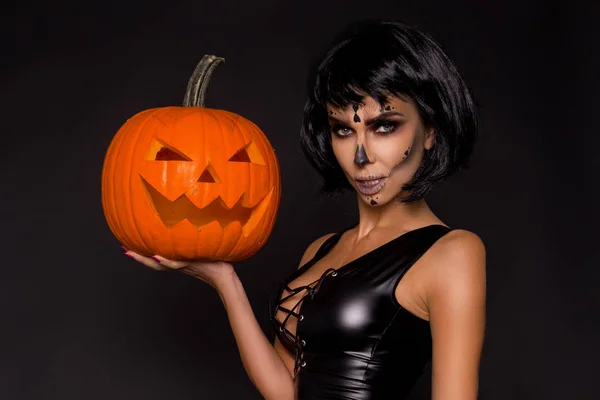 Femme Brune Sexy Dans Maquillage Lingerie Halloween Tenir Une Citrouille — Photo