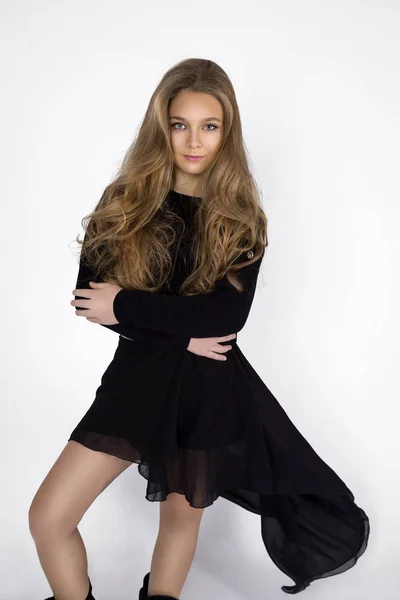 Móda Dívka Dospívající Modelu Elegantních Šatech Bílém Pozadí Studio Image — Stock fotografie