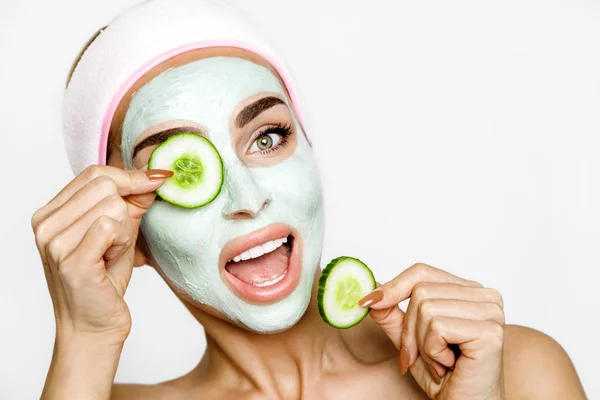 Young Smiling Woman Clay Mask Photo Attractive Young Woman Covering — Stock Photo, Image