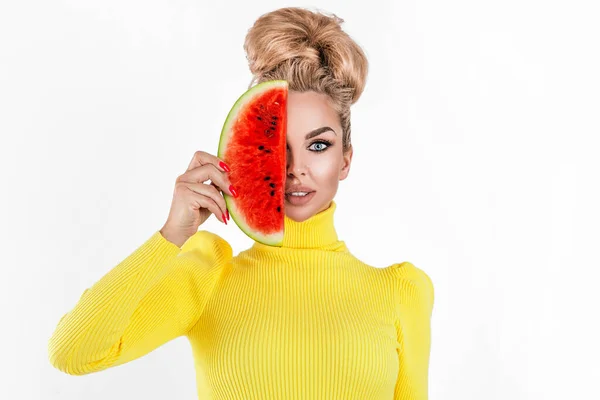 Jovem Feliz Vestido Colorido Segurando Fatia Uma Melancia Isolada Sobre — Fotografia de Stock