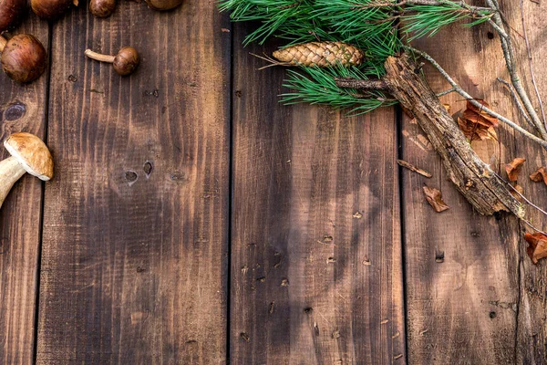 Julen Minimalistisk Och Enkel Komposition Trä Bakgrund Julinredning Gulddekorationer Wodd — Stockfoto