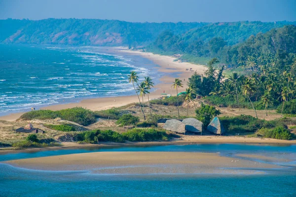 Kuzey Goa, Hindistan güzel tropikal kumlu plaj 