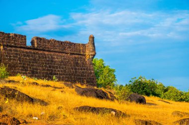 Goa bölgesini gezmek, Hindistan 'ı gezmek, antik sarayın kalıntıları.