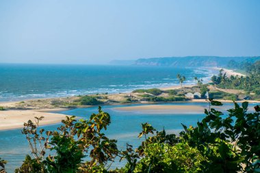 Goa kıyı şeridinin gündüz Hindistan 'daki hava manzarası. 