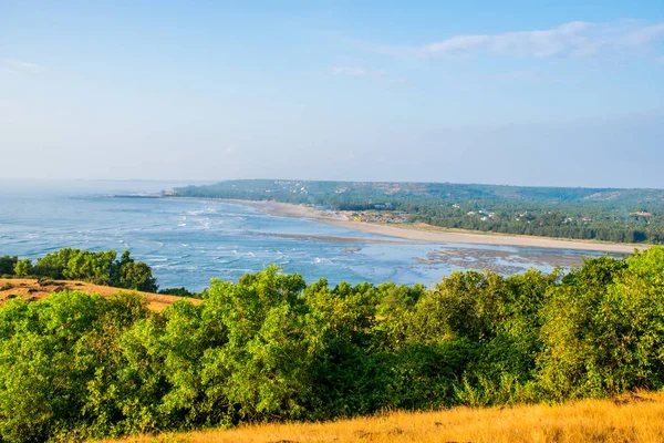 Goa kıyı şeridinin gündüz Hindistan 'daki doğal manzarası. 