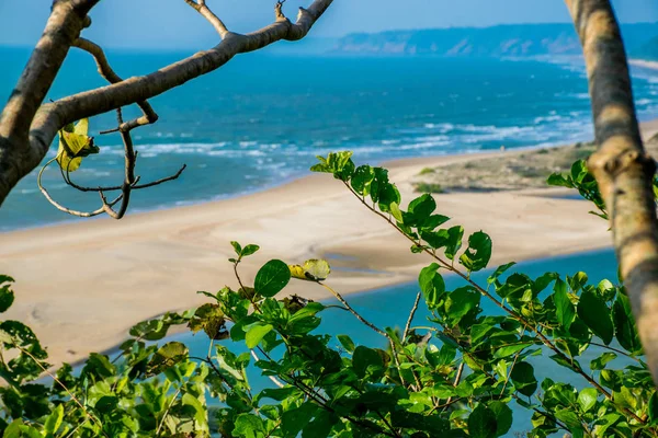 Goa kıyı şeridinin gündüz Hindistan 'daki hava manzarası. 