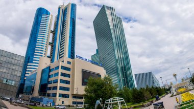 Tatil sırasında Astana şehrinden geçerek, Kazakistan   