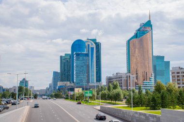 Tatil sırasında Astana şehrinden geçerek, Kazakistan   