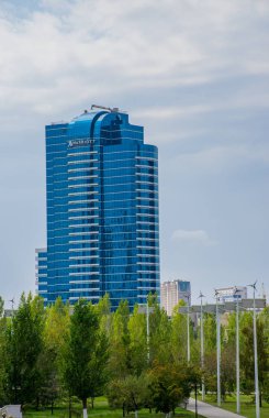 Tatil sırasında Astana şehrinden geçerek, Kazakistan   