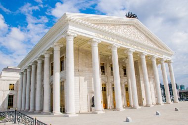 Tatil sırasında Astana şehrinden geçerek, Kazakistan   