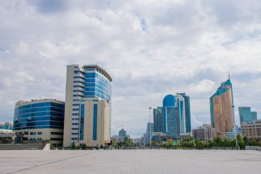 Tatil sırasında Astana şehrinden geçerek, Kazakistan   