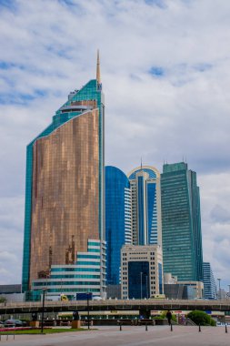 Tatil sırasında Astana şehrinden geçerek, Kazakistan   