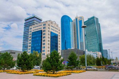 Tatil sırasında Astana şehrinden geçerek, Kazakistan   