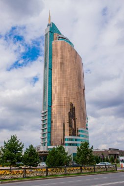 Tatil sırasında Astana şehrinden geçerek, Kazakistan   