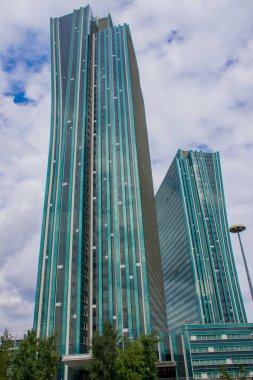 Tatil sırasında Astana şehrinden geçerek, Kazakistan   