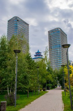 Tatil sırasında Astana şehrinden geçerek, Kazakistan   