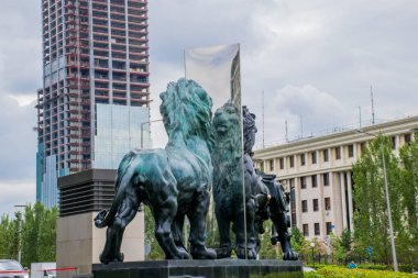 Tatil sırasında Astana şehrinden geçerek, Kazakistan   