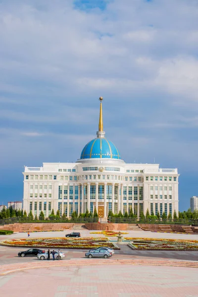 Gündüz Astana şehrinden geçerek, Kazakistan  