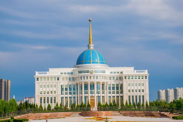 Gündüz Astana şehrinden geçerek, Kazakistan  