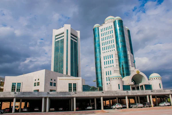 Gündüz Astana şehrinden geçerek, Kazakistan  