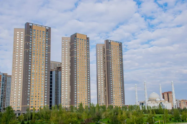 Gündüz Astana şehrinden geçerek, Kazakistan  