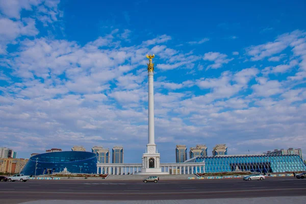 カザフスタンのアスタナ市を昼間に旅する — ストック写真