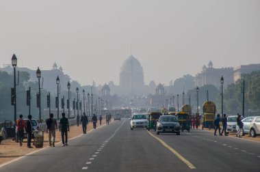 Delhi, Hindistan - Ocak 2018: Yeni Delhi Şehir Merkezi 'ndeki ünlü Hindistan Kapısı.