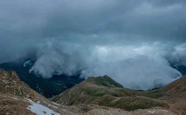 Niesamowity Widok Rano Marmurowy Szczyt Ściany Skał Lodu Górach Tian — Zdjęcie stockowe