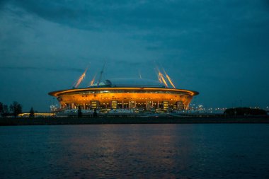 St Petersburg'un muhteşem gece manzarası 