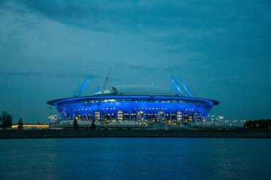 St Petersburg'un muhteşem gece manzarası 