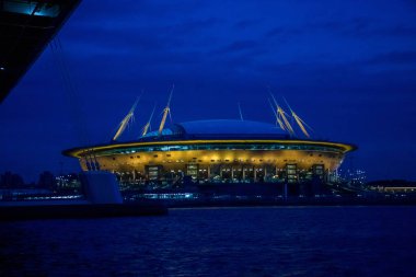 St Petersburg'un muhteşem gece manzarası 