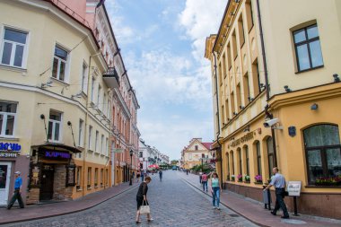 Grodno, Beyaz Rusya - Haziran 2018: Avrupa'nın en çok şehir olan Belarus'un merkezi sokakları ve tarihi evleri
