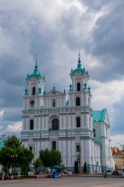 Grodno, Beyaz Rusya - Haziran 2018: Famous Landmark Is St. Francis Xavier Katedrali Sunny Yaz Günü Hrodna'da